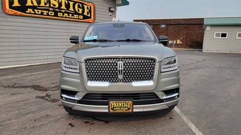 Used 2019 Lincoln Navigator Reserve image 2