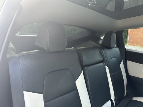 Used 2022 Tesla Model Y Performance image 36