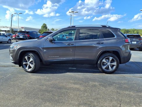 Used 2019 Jeep Cherokee Limited image 2