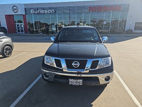Used 2013 Nissan Frontier SL image 2