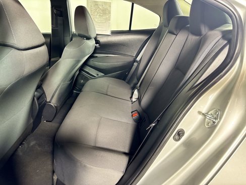 Used 2020 Toyota Corolla LE image 19
