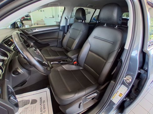 Used 2018 Volkswagen Golf Alltrack S image 12