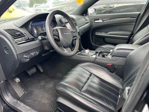 Used 2022 Chrysler 300 S image 8