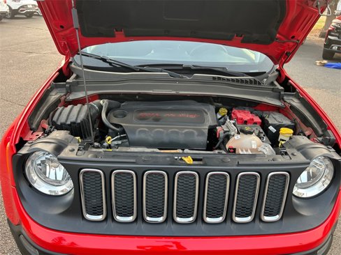 Used 2018 Jeep Renegade Latitude w/ Popular Equipment Group image 20