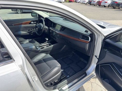 Used 2018 Kia Cadenza Technology image 17