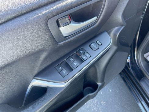 Used 2017 Toyota Camry SE image 20