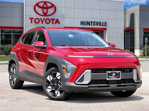 Used 2025 Hyundai Kona SEL image 1