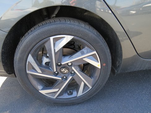 New 2025 Hyundai Elantra Sport image 8