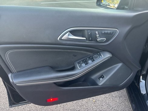 Used 2018 Mercedes-Benz CLA 250 4MATIC image 12