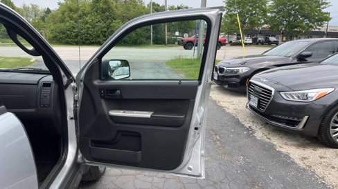 Used 2010 Ford Escape XLT image 29