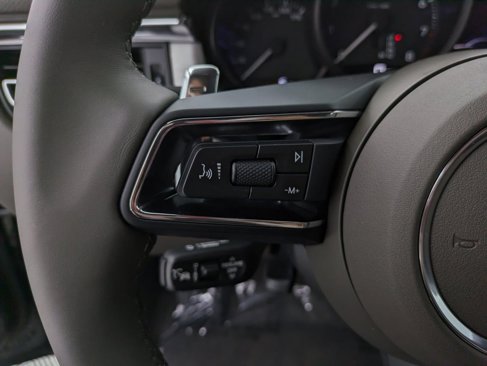 New 2026 Porsche Macan image 19