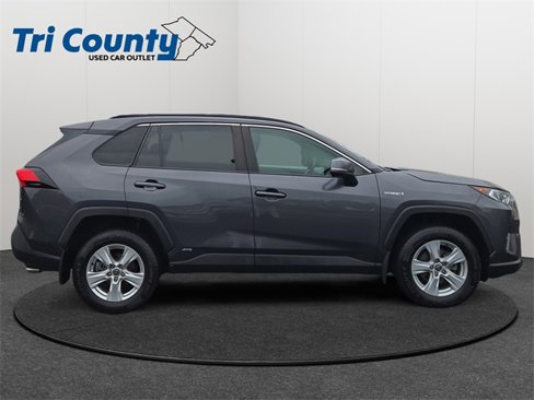 Used 2021 Toyota RAV4 XLE image 9