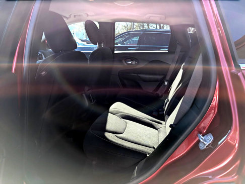 Used 2015 Jeep Cherokee Latitude w/ Comfort/Convenience Group image 9