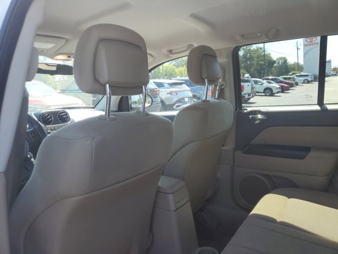 Used 2011 Jeep Compass 2WD image 11