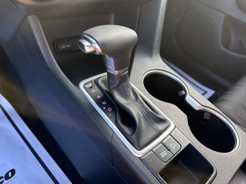 Used 2022 Kia Sportage LX image 19