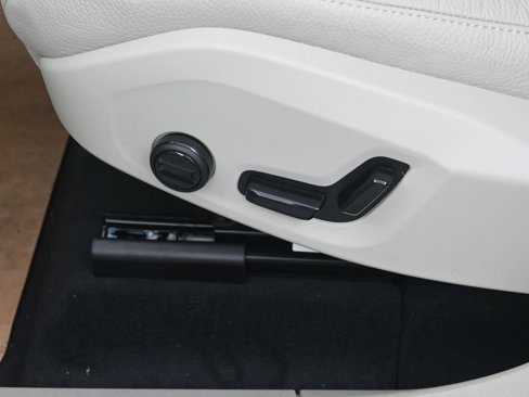 New 2025 Volvo XC60 B5 Core w/ Climate Package image 12