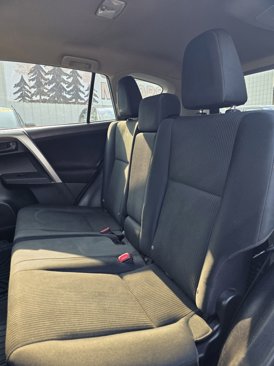 Used 2015 Toyota RAV4 LE image 19