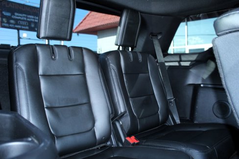 Used 2016 Ford Explorer XLT w/ Equipment Group 202A image 24