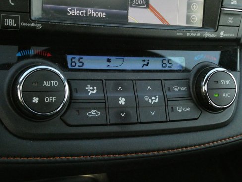 Used 2016 Toyota RAV4 SE image 15