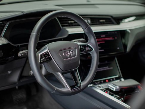 Used 2023 Audi e-tron Premium Plus w/ Premium Plus Package image 20