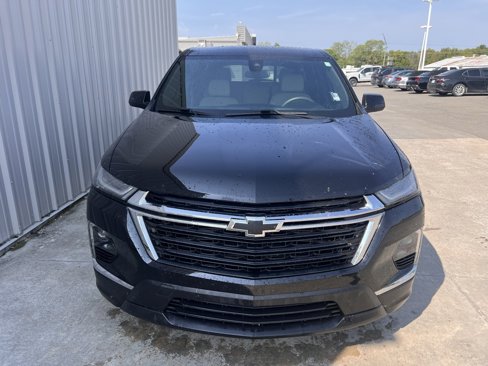 Used 2023 Chevrolet Traverse LS image 3