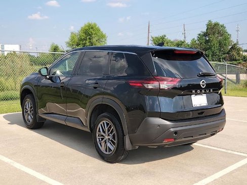 Certified 2021 Nissan Rogue S image 7