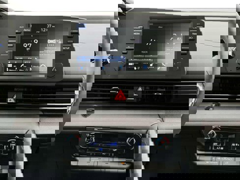 New 2025 Hyundai Elantra Sport image 19