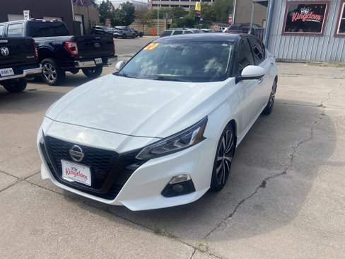 Used 2020 Nissan Altima 2.0 Platinum image 3