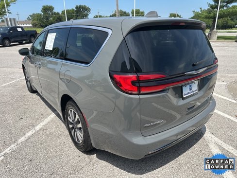 Used 2022 Chrysler Pacifica Touring-L image 23