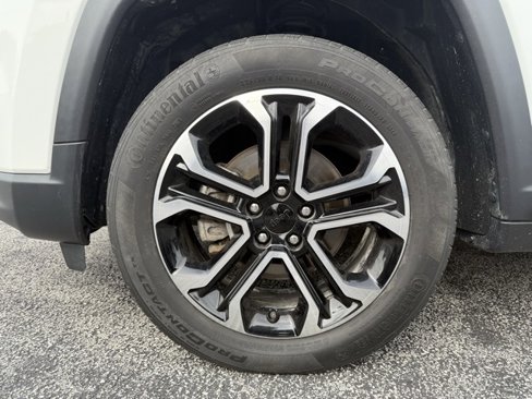 Used 2022 Jeep Compass Limited image 9