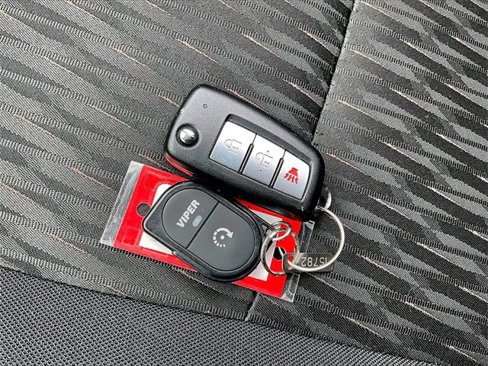 Used 2019 Nissan Rogue S image 11