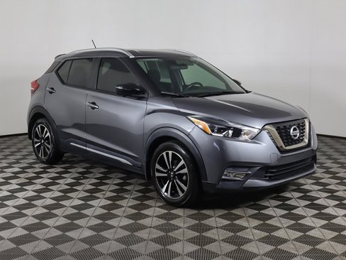 Used 2019 Nissan Kicks SR image 46