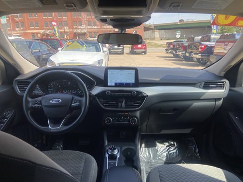 Used 2020 Ford Escape SE image 15