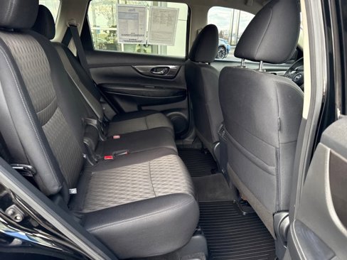 Used 2020 Nissan Rogue SV w/ Premium Package image 28