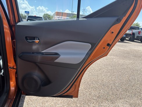 Used 2021 Nissan Kicks SR w/ SR Premium Package image 18