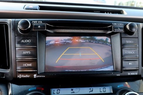 Used 2018 Toyota RAV4 XLE image 7