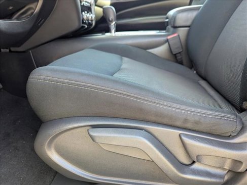 Used 2018 Nissan Pathfinder S image 12