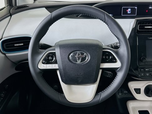 Used 2016 Toyota Prius Four image 18