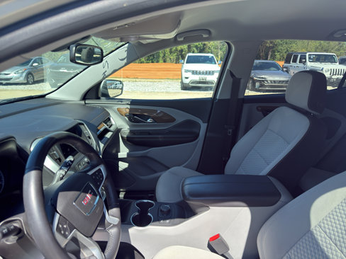 Used 2018 GMC Terrain SLE w/ Driver Convenience Package image 12