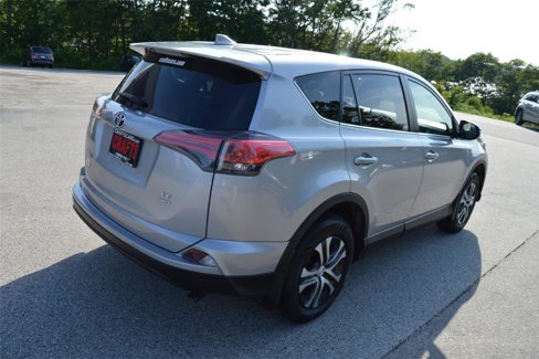 Used 2018 Toyota RAV4 LE image 5