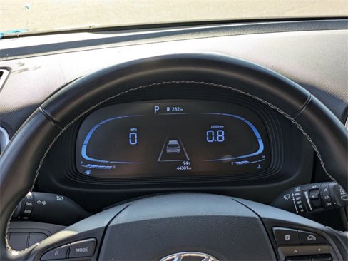 Used 2023 Hyundai Venue SEL image 19