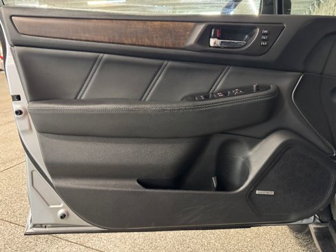 Used 2018 Subaru Outback 2.5i Limited image 15