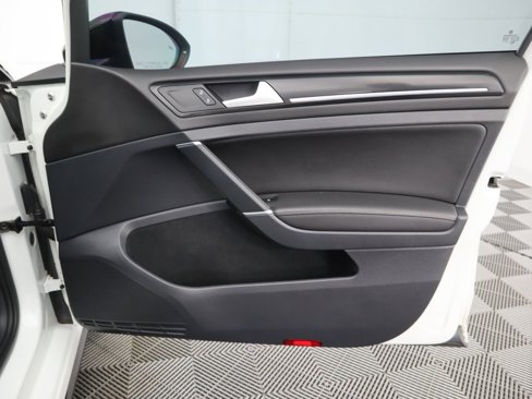 Used 2018 Volkswagen Golf R 4-Door image 26