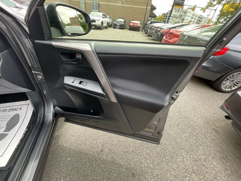 Used 2016 Toyota RAV4 LE image 19