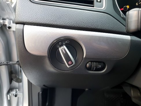 Used 2015 Volkswagen Jetta SE image 31
