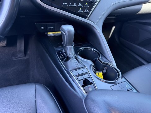 Used 2019 Toyota Camry LE image 19
