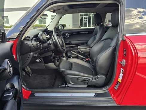 Used 2019 MINI Cooper S image 16