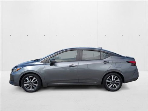 Used 2024 Nissan Versa SV image 9