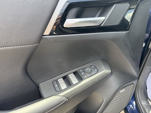 New 2025 Mitsubishi Outlander SE image 15
