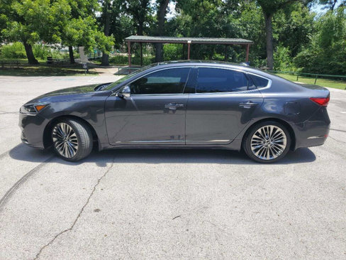Used 2017 Kia Cadenza Limited image 3